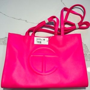 💕NWT Telfar Medium Bag💕